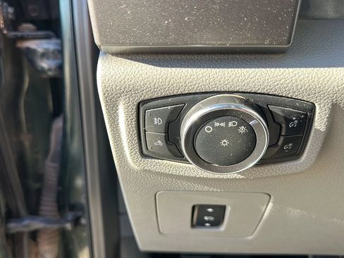 Used 2016 Ford F150 XLT w/ Equipment Group 302A Luxury image 18