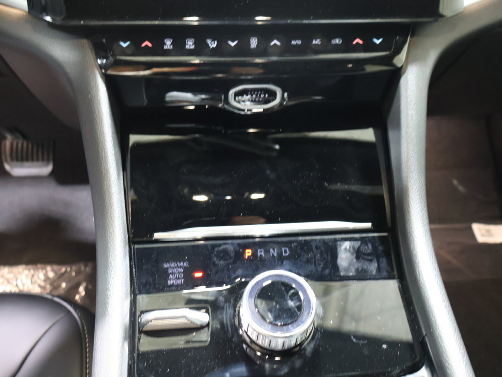 New 2027 Jeep Grand Cherokee Limited AWD/4WD image 22