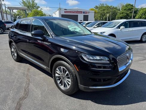 Used 2022 Lincoln Nautilus FWD w/ Premium Package image 7