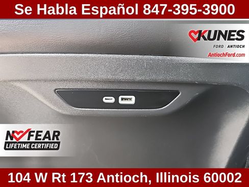Used 2025 Chrysler Pacifica Select FWD image 41