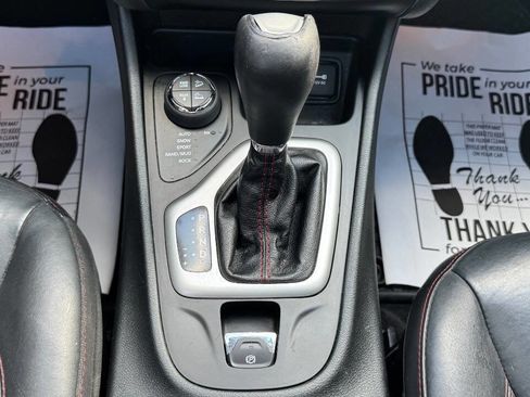 Used 2015 Jeep Cherokee Trailhawk w/ Comfort/Convenience Group image 13