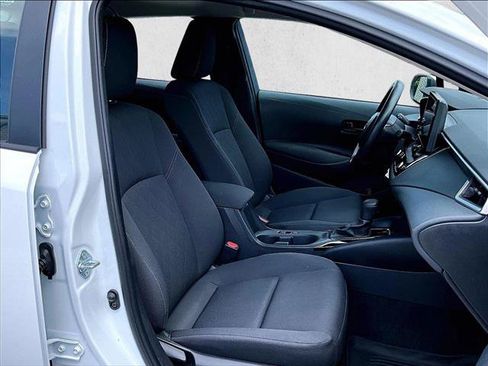 Used 2024 Toyota Corolla LE FWD image 9