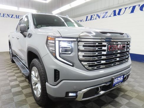 Used 2025 GMC Sierra 1500 Denali AWD/4WD image 3