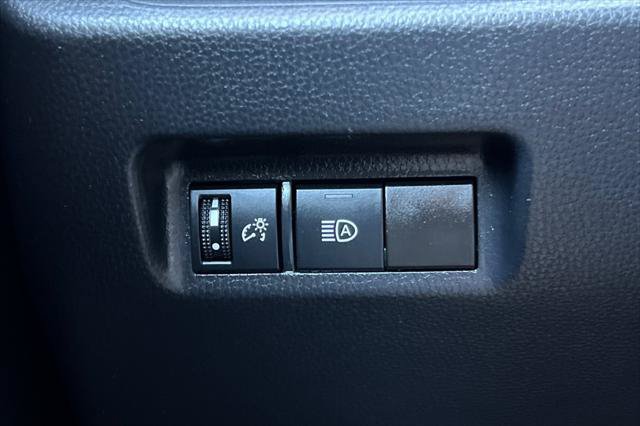 Certified 2022 Toyota RAV4 LE AWD/4WD image 29