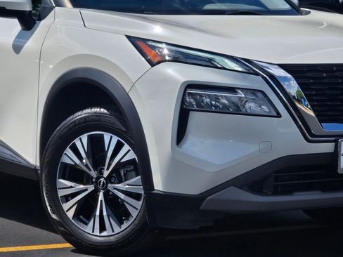 Used 2023 Nissan Rogue SV AWD/4WD image 3