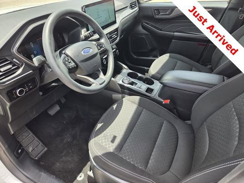 Certified 2025 Ford Escape Active w/ Tech Pack #1 FWD image 3