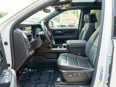 New 2026 GMC Yukon AT4 Ultimate AWD/4WD image 11