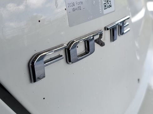 Used 2020 Kia Forte LXS FWD image 5