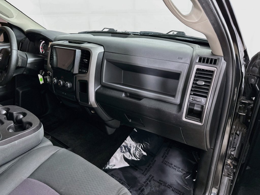 Used 2016 RAM 1500 Express RWD image 28