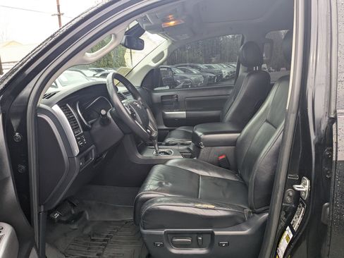 Used 2019 Toyota Sequoia TRD Sport image 13