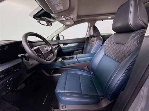 Certified 2025 Nissan Murano Platinum w/ Cargo Package image 6