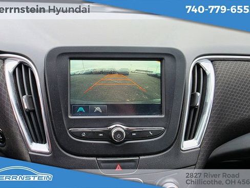 Used 2016 Chevrolet Malibu LT FWD image 18