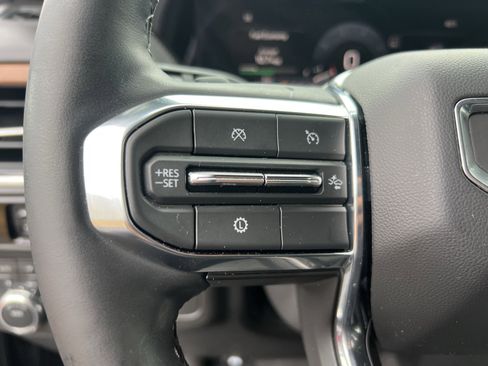 Used 2025 GMC Yukon Denali w/ Sun & Power Step Package image 22