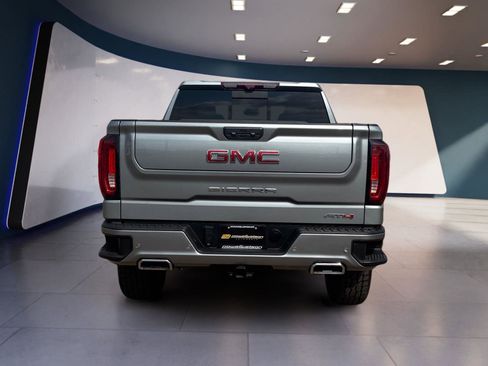 Used 2024 GMC Sierra 1500 AT4 w/ Technology Package AWD/4WD image 4