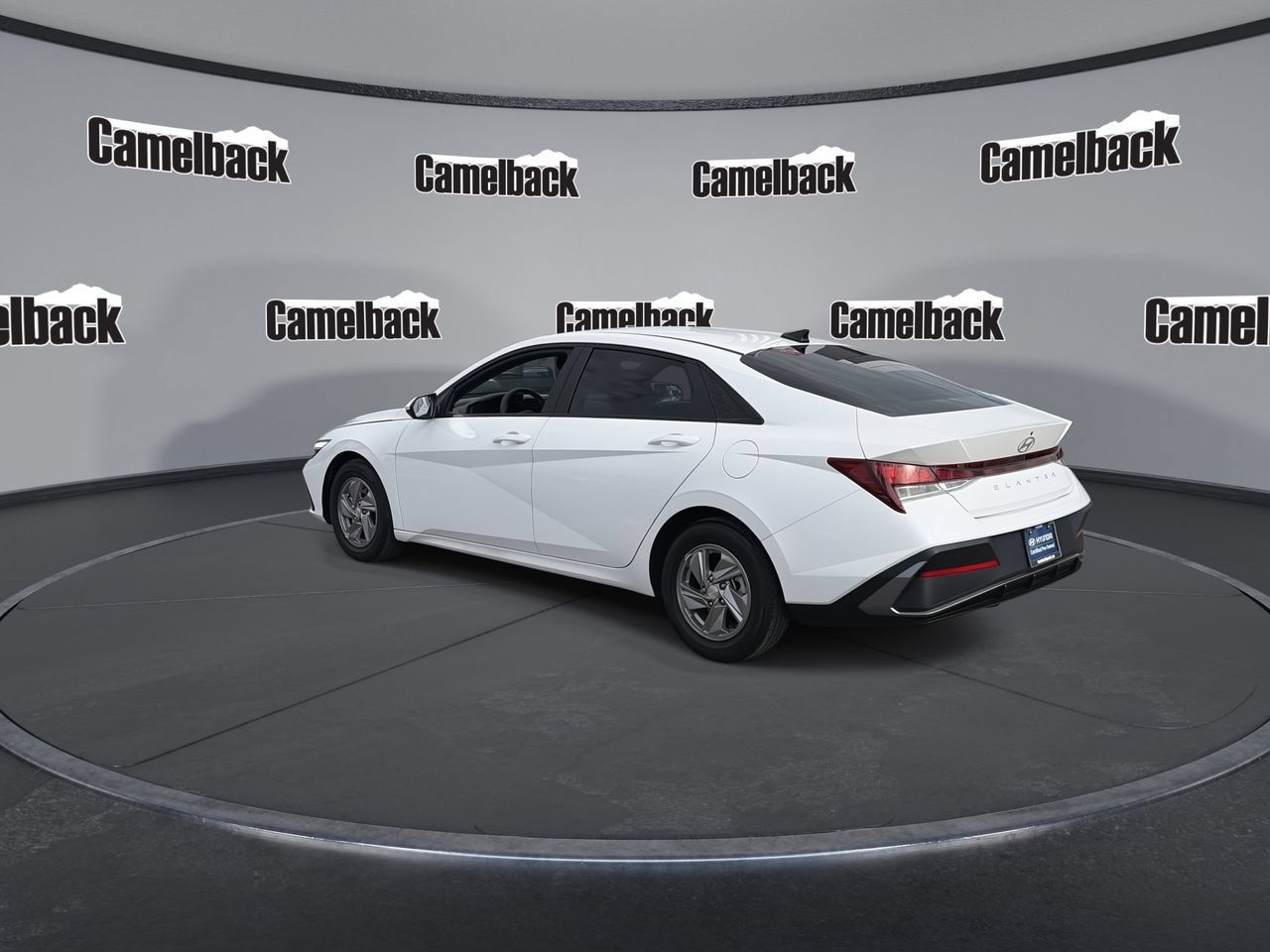 Certified 2024 Hyundai Elantra SE FWD image 5