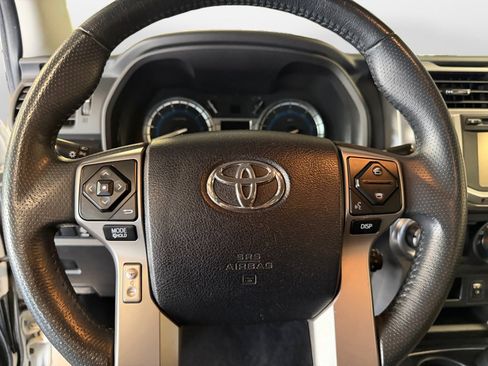 Certified 2016 Toyota 4Runner SR5 AWD/4WD image 13