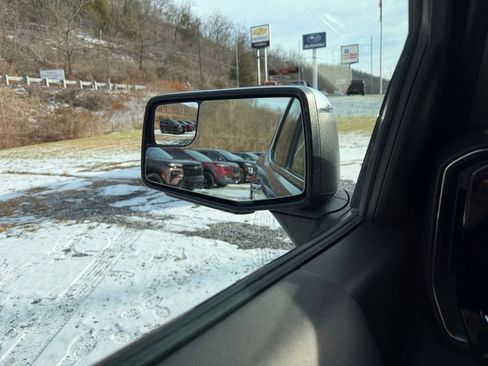 Used 2025 GMC Sierra 1500 SLT image 10