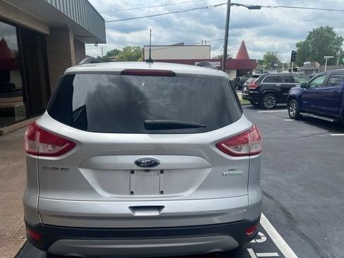 Used 2016 Ford Escape SE w/ Equipment Group 201A FWD image 3