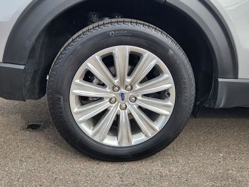 Used 2025 Ford Explorer Platinum w/ LUX Leather Package image 18