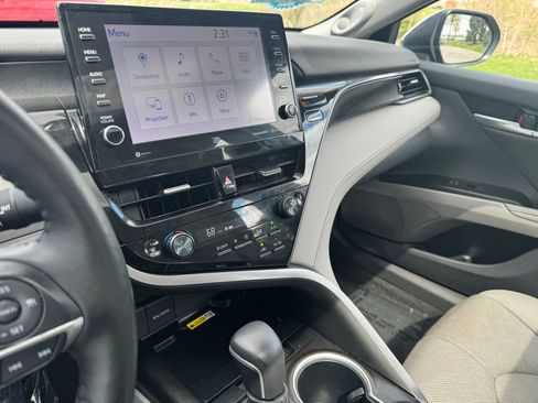Used 2024 Toyota Camry XLE w/ Navigation Package FWD image 30