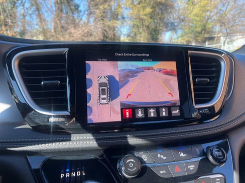 New 2026 Chrysler Pacifica Select FWD image 22