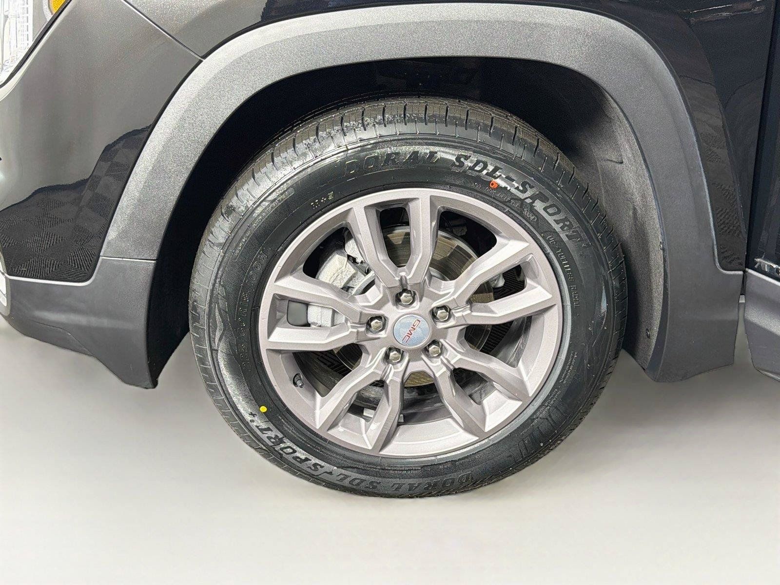 Used 2024 GMC Terrain SLT w/ Infotainment Package II AWD/4WD image 33