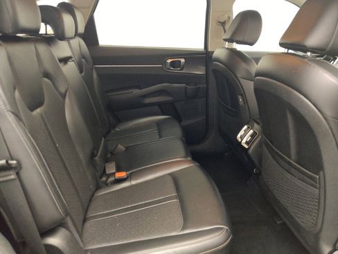 Used 2023 Kia Sorento S FWD image 19