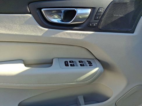 Used 2024 Volvo XC60 T8 Ultimate w/ Protection Package Premier image 9