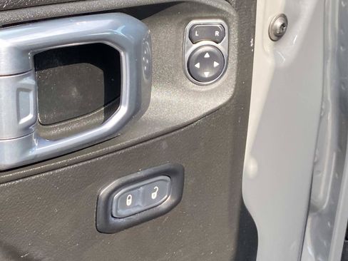 Used 2021 Jeep Wrangler Unlimited Sport AWD/4WD image 30