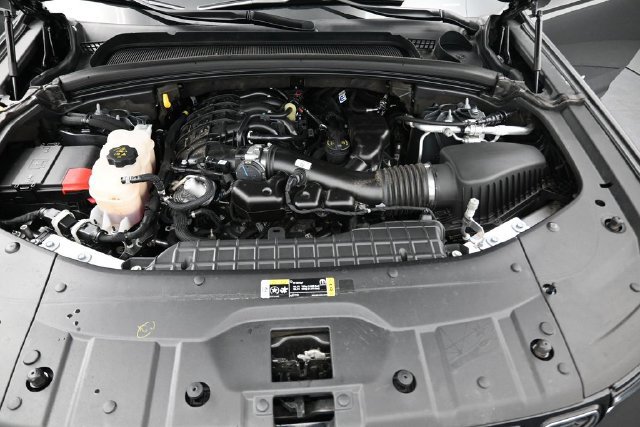Used 2025 Jeep Grand Cherokee Limited w/ Luxury Tech Group II AWD/4WD image 21