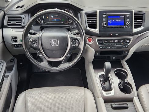 Certified 2017 Honda Ridgeline RTL image 25