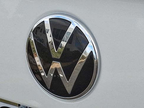 Certified 2023 Volkswagen Jetta SE w/ Panoramic Sunroof Package image 30