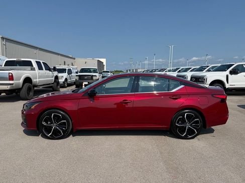 Used 2024 Nissan Altima 2.5 SR w/ SR Premium Package FWD image 38