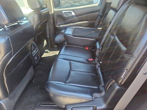 Used 2018 Nissan Pathfinder SL w/ Cargo Package FWD image 21