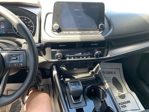 Used 2023 Nissan Rogue SV FWD image 20