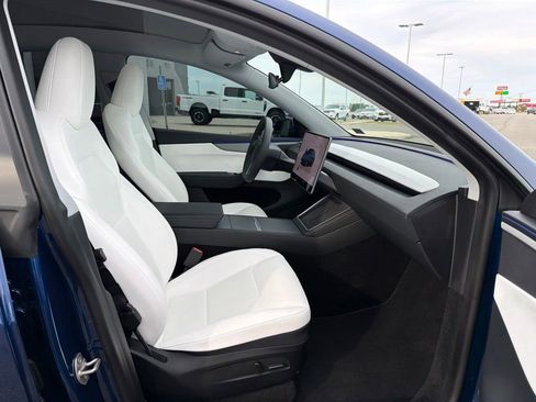 Used 2026 Tesla Model Y Long Range RWD image 21