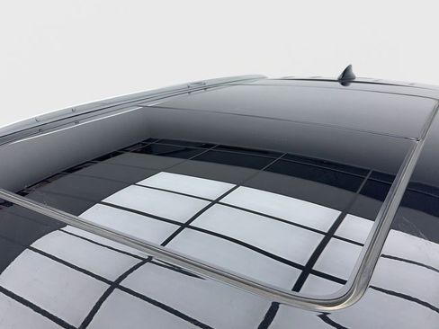 Used 2017 Cadillac XT5 Platinum image 34