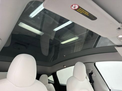 Used 2020 Tesla Model Y Long Range AWD/4WD image 12