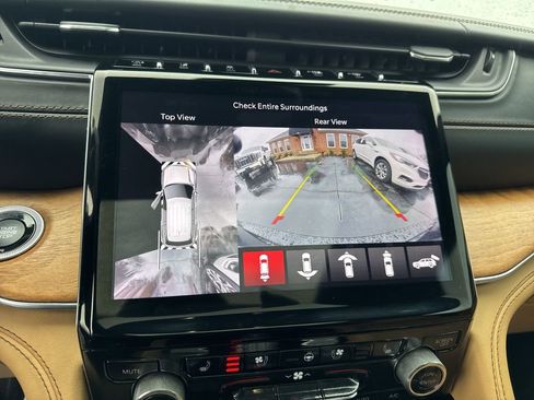 Used 2021 Jeep Grand Cherokee L Summit image 17