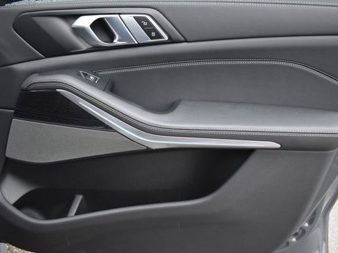 Used 2025 BMW X5 xDrive50e w/ M Sport Package image 24