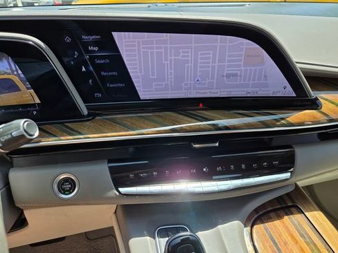 Used 2023 Cadillac Escalade Sport Platinum AWD/4WD image 30