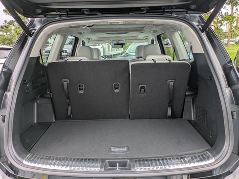Certified 2025 Kia Telluride SX Prestige AWD/4WD image 10