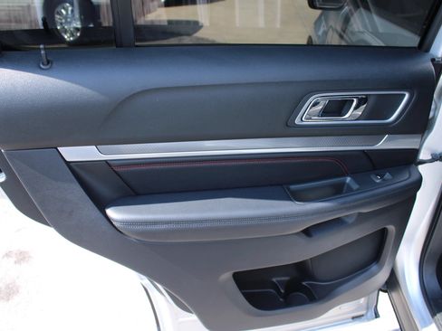 Used 2017 Ford Explorer Sport w/ Equipment Group 401A AWD/4WD image 17
