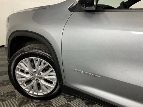 Used 2025 GMC Acadia Elevation w/ Elevation Premium Package FWD image 39