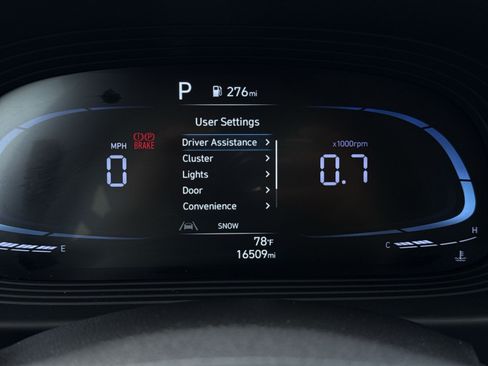 Certified 2024 Hyundai Venue SEL FWD image 15