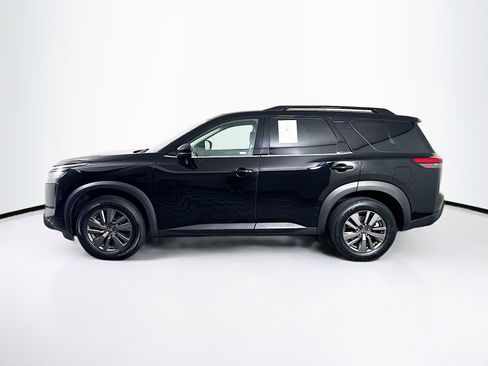 Used 2025 Nissan Pathfinder SV FWD image 4