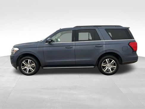 Used 2022 Ford Expedition XLT RWD image 3