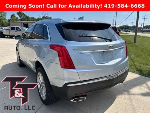 Used 2017 Cadillac XT5 Luxury w/ Driver Awareness Package AWD/4WD image 3