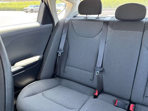 Used 2025 Kia K4 FWD image 38