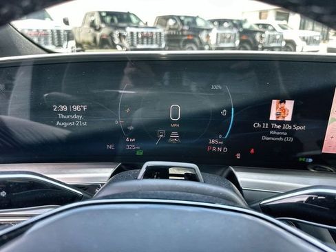 Used 2024 Cadillac Lyriq Luxury image 12